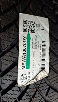 Kola Toyota CH-R - 2