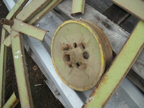 E 512-517 boční plechy žací lišty - 2