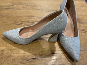 Dámské lodičky stříbrné vel 37 - 2