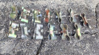 Sponky k mobilnímu oplocení - 2