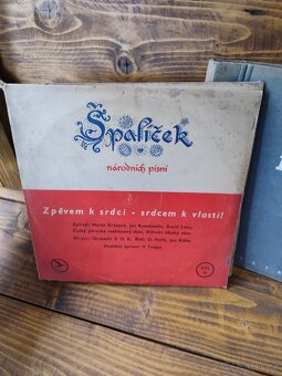 Staré vinylové desky v kompletech cca 5ks v serii - 2