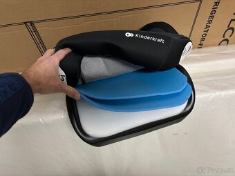 Dětský podsedák do auta s Isofix - 2