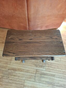 Novinový stolek - 2