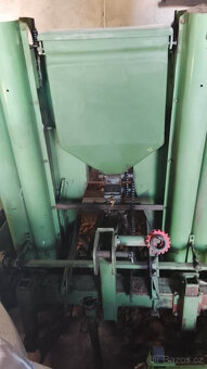 nesený sazeč brambor s přihnojováním - 2