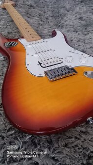 Fender Squier Affinity Stratocaster - 2