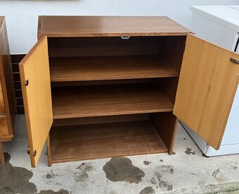 Komoda nízká s dvířky - 2