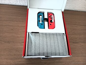 Nintendo Switch (Nové) + Pouzdro - 2
