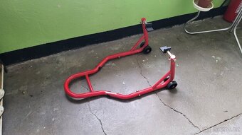 Zadní servisní stojan na motorku - 2