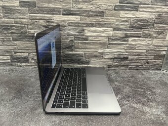 MacBook Pro 13 2018 i5 / 8GB / 256GB - 2
