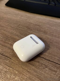 Apple AirPods 1. generace (A1602) - 2