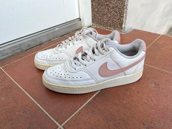 Prodám kožené boty Nike 38,5 . - 2