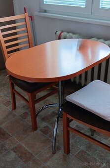 Jídelní stůl a židle - 2