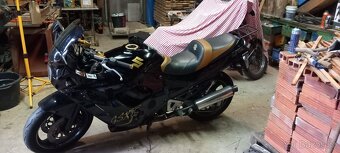 Suzuki GSX 750 F - 2