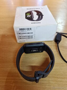 SAMSUNG Galaxy Fit3 - 2