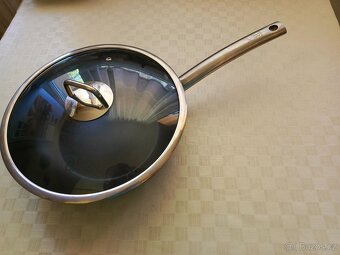 Prodám pánev WOK Berlinger Haus 28cm s poklicí - 2