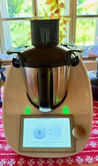 Kompletní Thermomix TM6 s druhou nádobou a strouhačem - 2