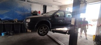 Golf IV - 2