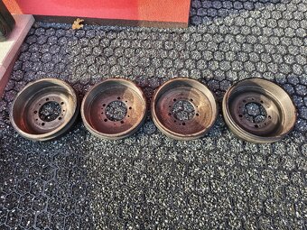 Brzdove bubny - ARO 240 - 2