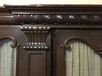 Starožitná skříň - 2