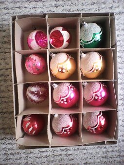 Retro skleněné vánoční ozdoby-11 krabic - 2