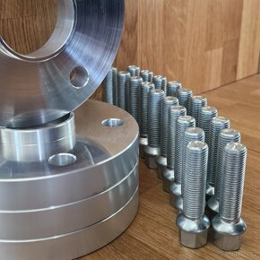 Sada Podložky pod kola 5x112 + šrouby - 2