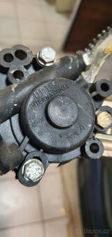 Mercedes w124 přední stahovačky - 2