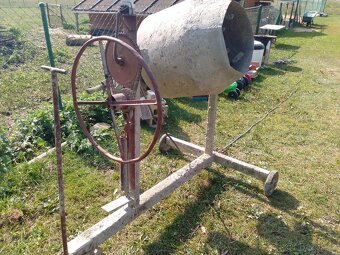 Prodáme míchačku - 2