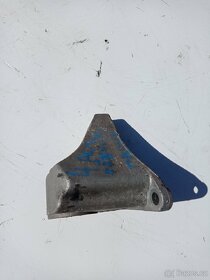 Držák převodovky PASSAT 8D0399113AA - 2