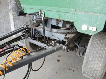 Prodám vlek ( Autovlek ) přetypovaný za traktor - 2