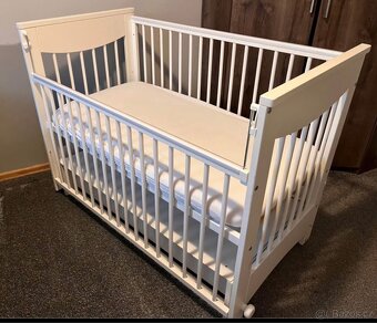 Prodám dětskou postýlku se zásuvkou - 2