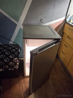 Úsporná malá lednice s mrazákem – Energetická třída A++ - 2