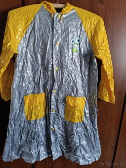 DÍVČÍ PLÁŠTĚNKA vel.134/140,zn.FROG - 2