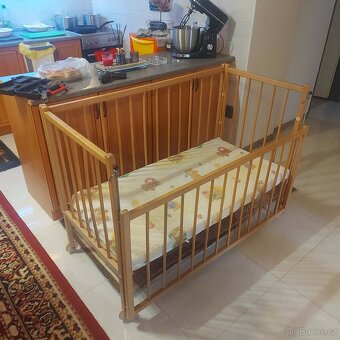 Dřevěná postýlka - 2