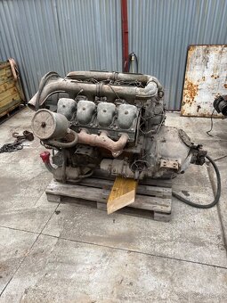 Motor Tatra 148 - 2