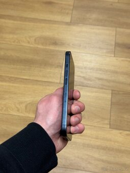 iPhone 15 Pro 128 GB Modrý Titan - 2