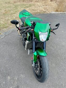 Aprilia RSV 1000 - 2