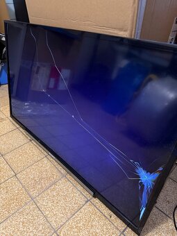 Televize Sony Bravia 40” KDL-40R474A poškozená - 2