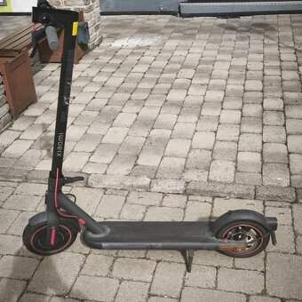 koloběžka Xiaomi Scooter 4 Pro - 2