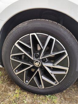 ALU kola Octavia 4 , originál...R17 - 2