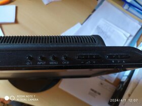 Prodám LCD TV/monitor LG 19", nepoužívaný, jako nový, levně. - 2