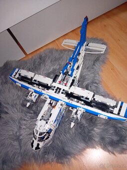 Lego technic nákladní letadlo - 2