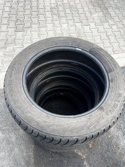 Zánovní zimní pneu 235/55 r18 - 2