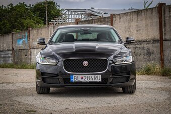 Jaguar XE 2.0 I4D Prestige AT - 2