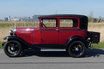 1930 Ford Model A Tudor - 2