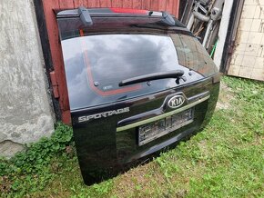 KIA Sportage II JE_ KM_ víko kufru, zadní dveře - 2