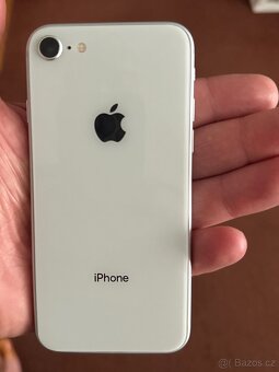 iPhone 8 64GB - 2