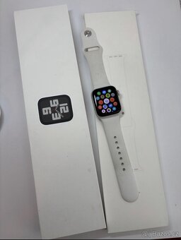 Apple watch SE, 2.generace - 97% baterie - 2