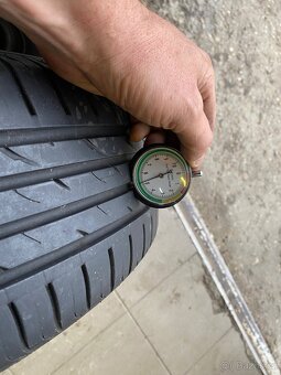 Pneu 185/60 R15 - 2
