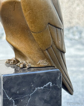 Moderní bronzová socha Holub symbol míru a lásky dekorace - 2