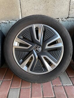 Alu kola na Fabia 4, s letními pneu 195/55 R16 s aero kryty - 2